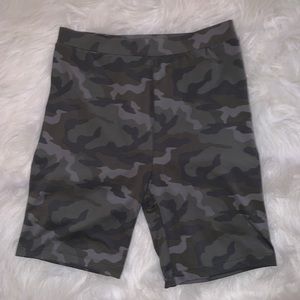 AE CAMO BIKER SHORTS